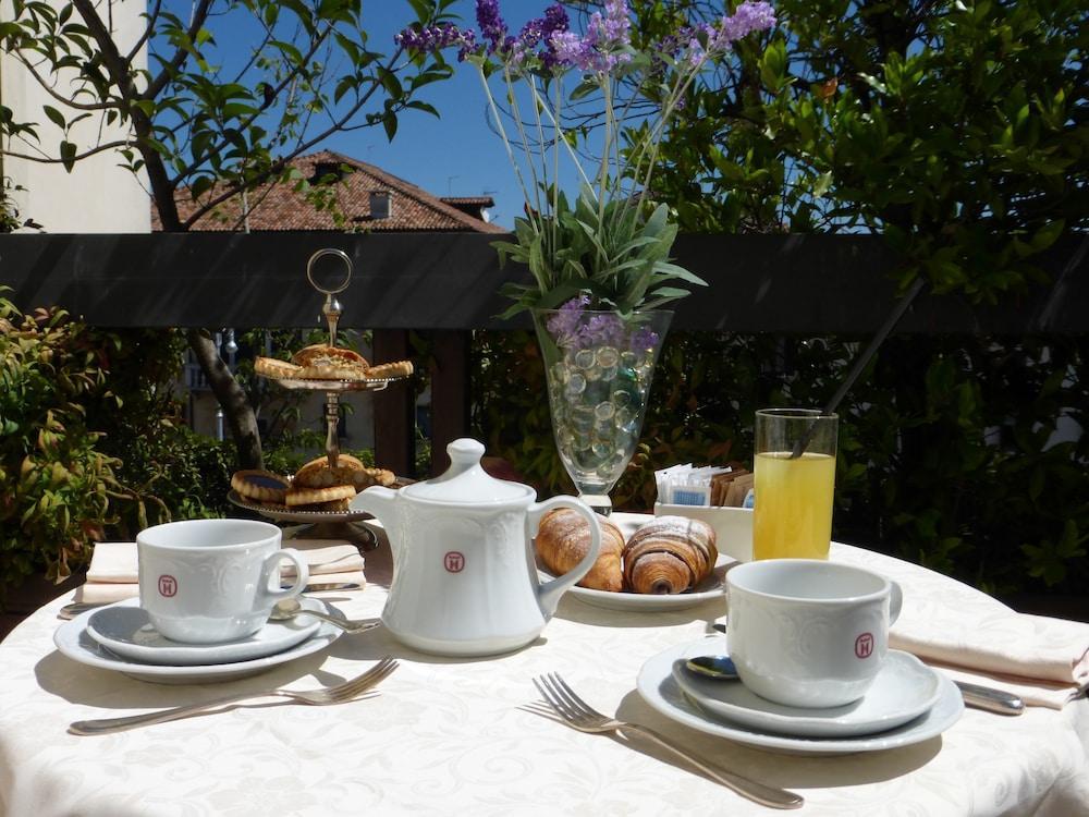 Hotel Alla Torre Castelfranco Veneto Esterno foto