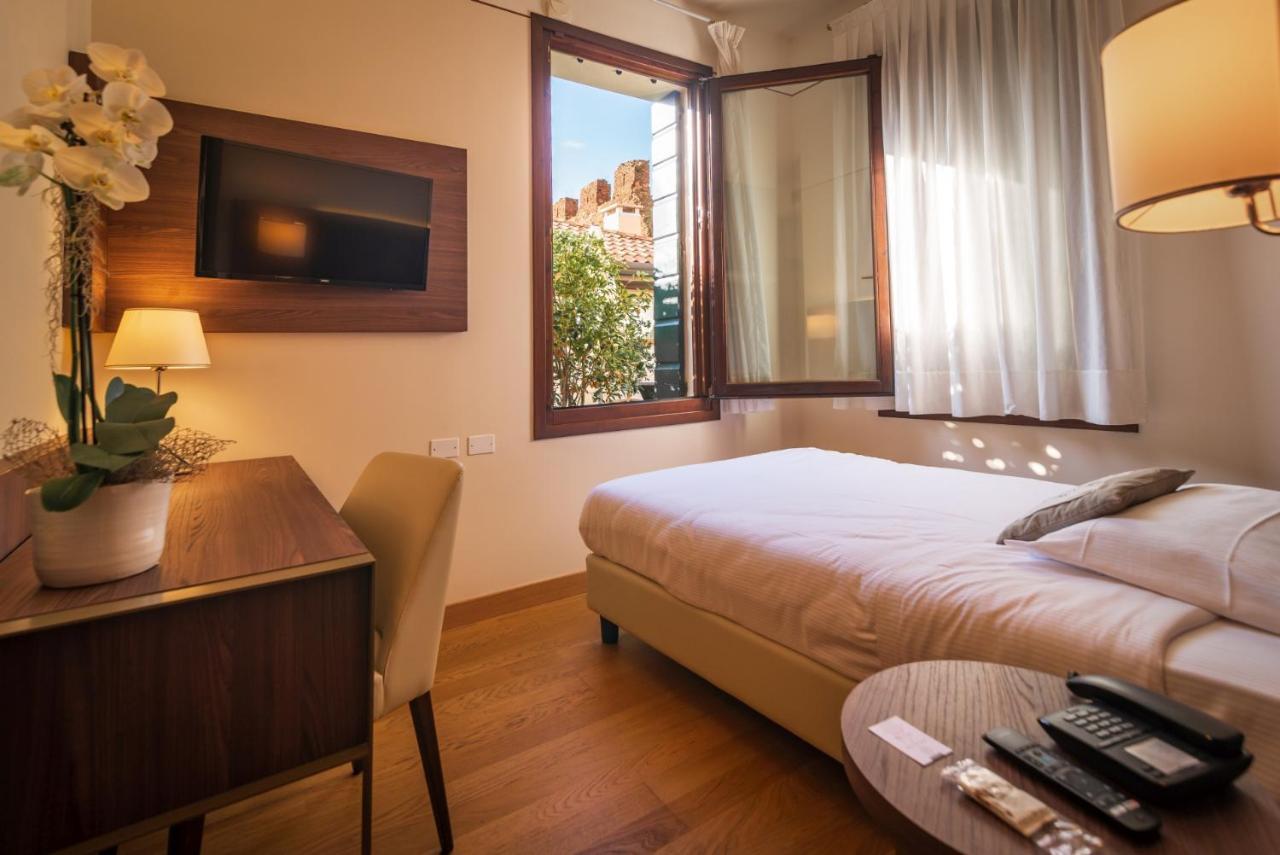 Hotel Alla Torre Castelfranco Veneto Esterno foto