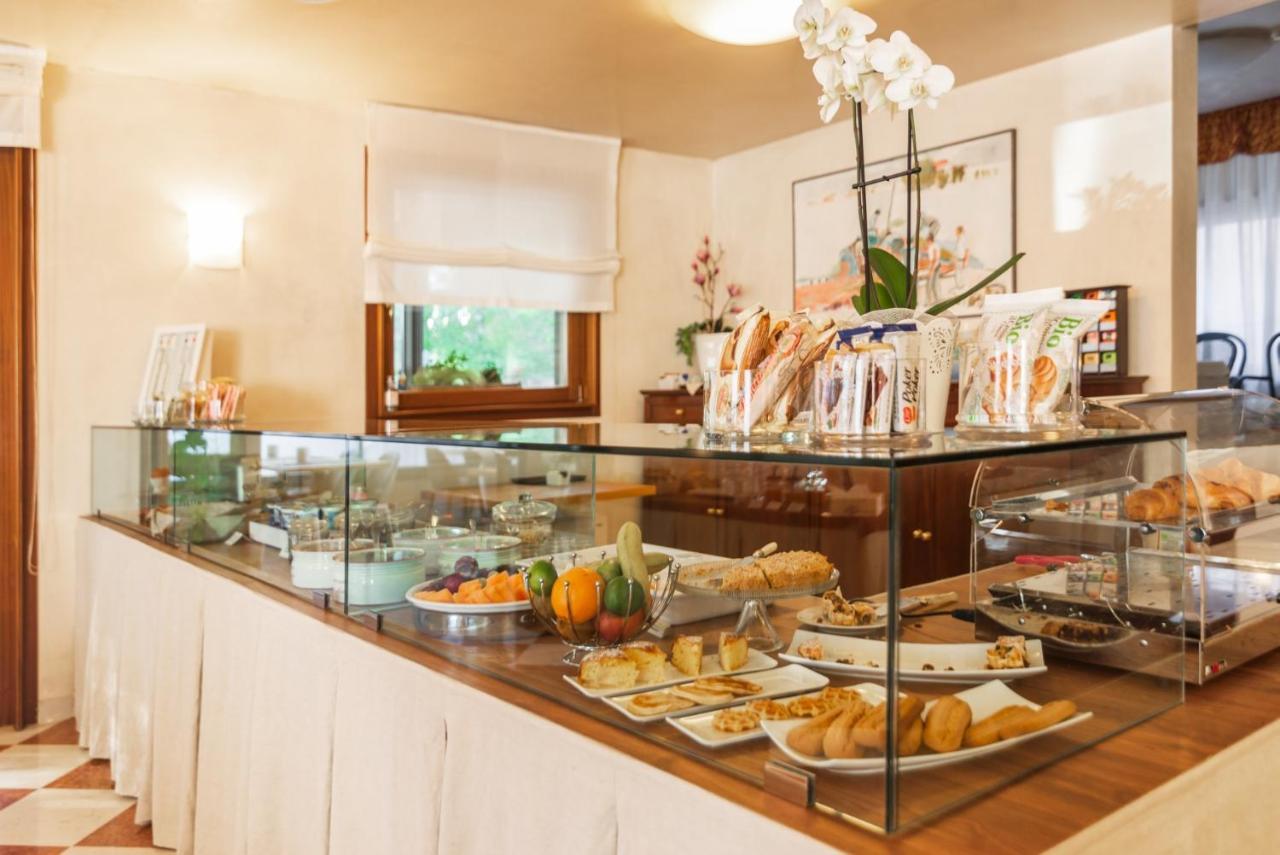 Hotel Alla Torre Castelfranco Veneto Esterno foto