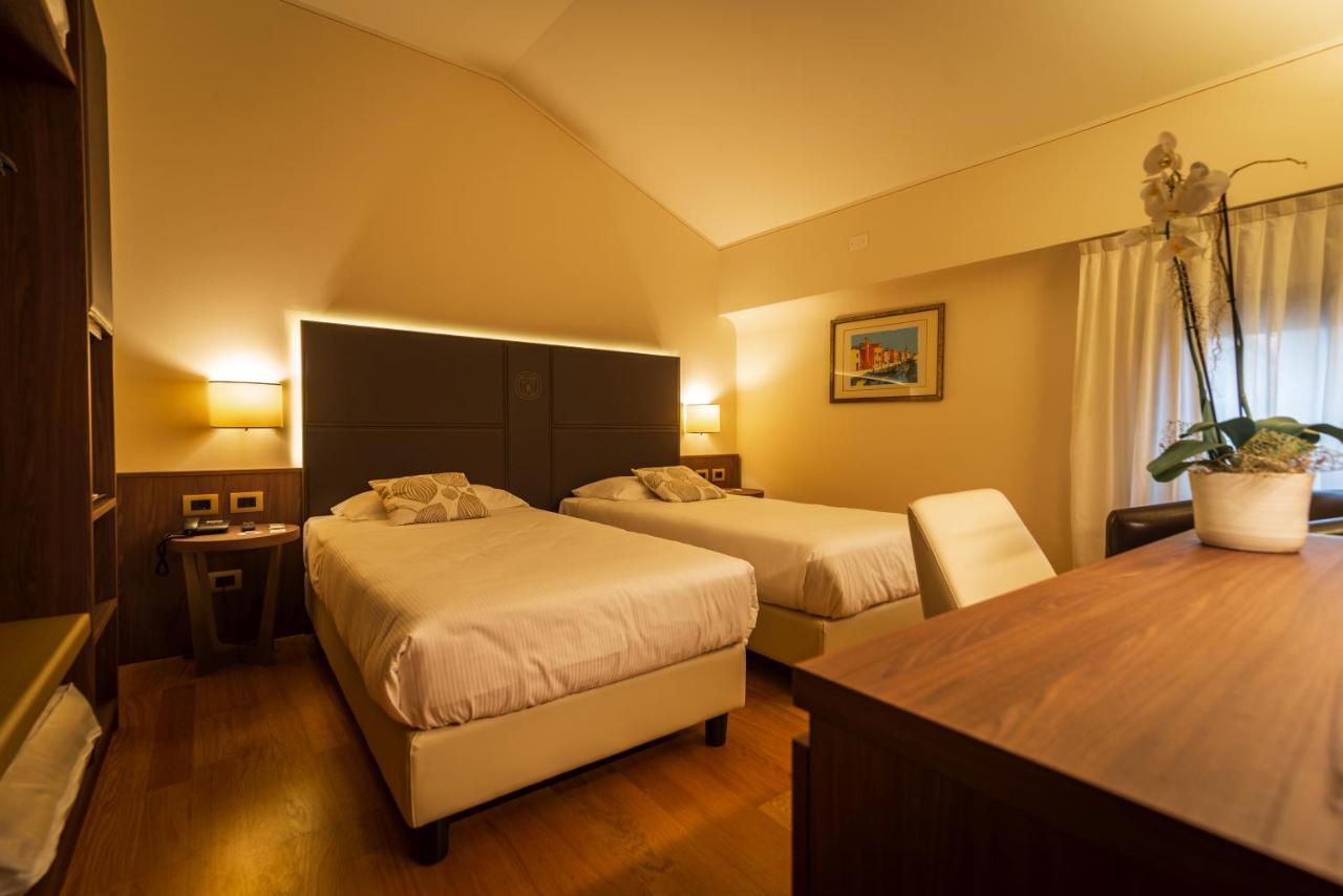 Hotel Alla Torre Castelfranco Veneto Esterno foto