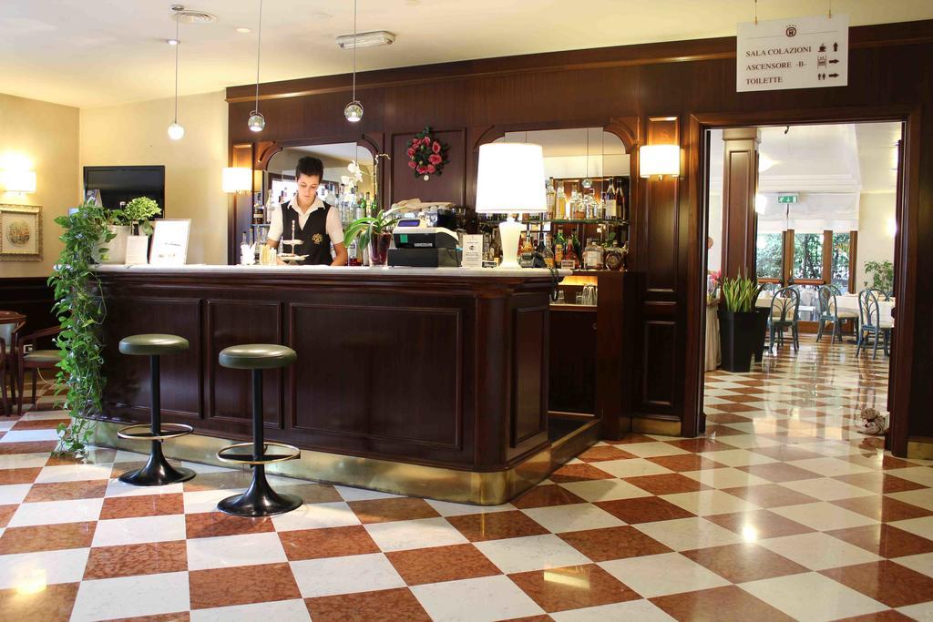 Hotel Alla Torre Castelfranco Veneto Esterno foto