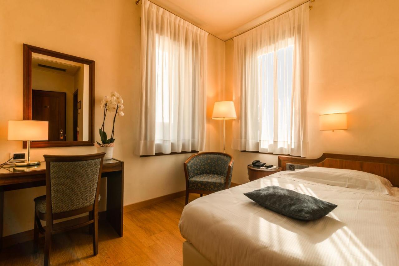 Hotel Alla Torre Castelfranco Veneto Esterno foto